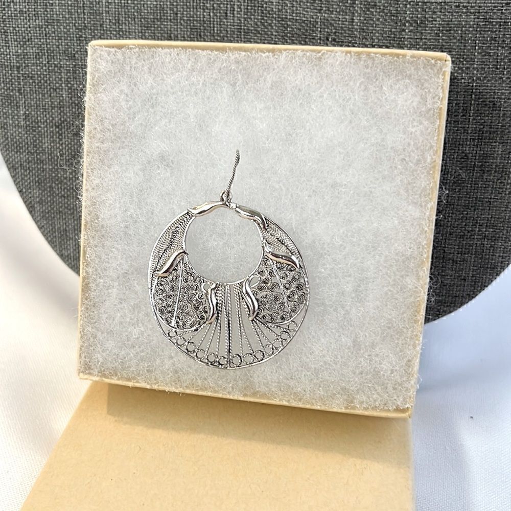 Vintage Sterling Silver Filigree pendant - 1 1/2” Long